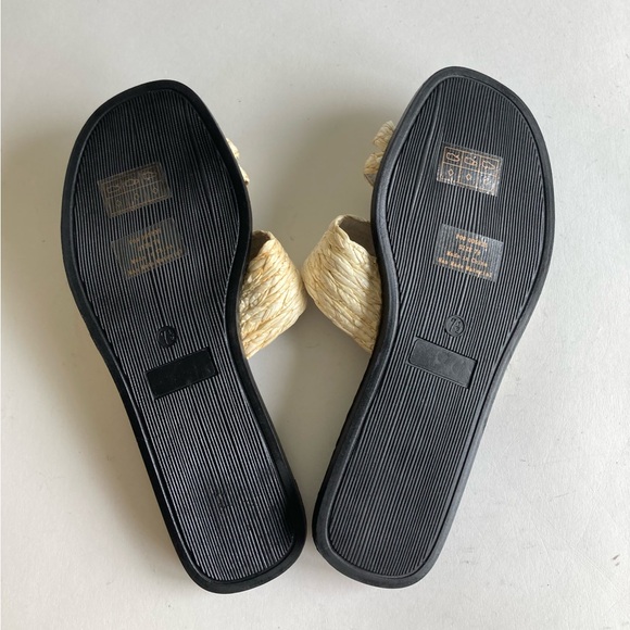New Journee Collection Ivory Straw Weaving Flip Flops Sandals size 7.5 - Picture 9 of 12